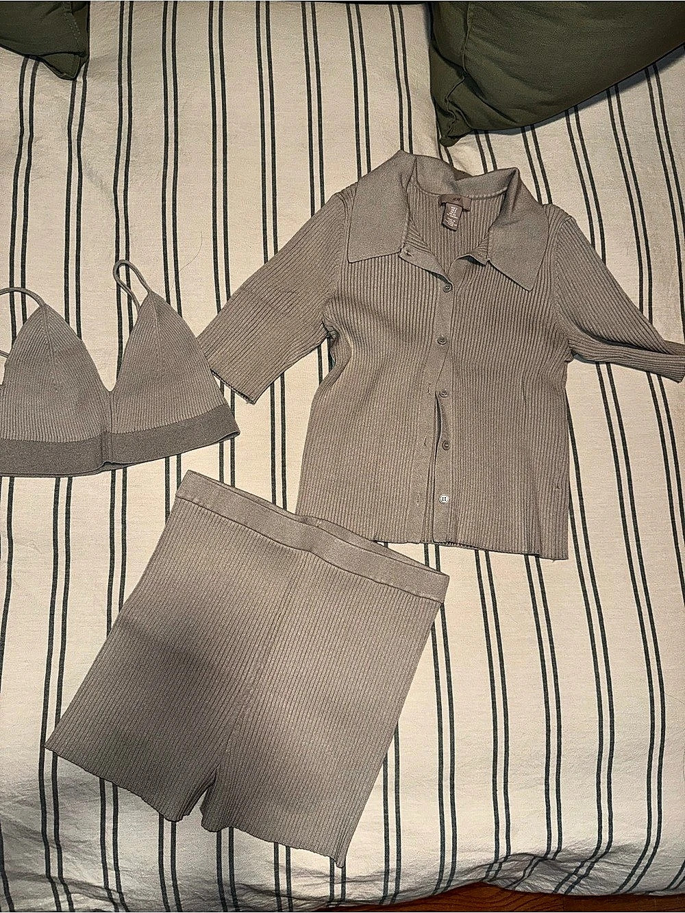 H&M Ribbed 3-Piece Set in beige - Picture 4 of 8